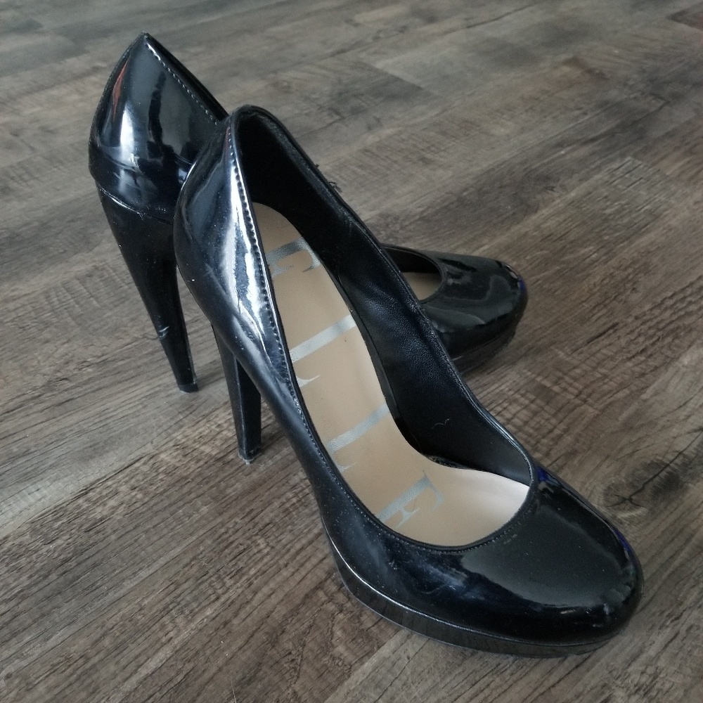 Elle Black Shiny Platform Heels